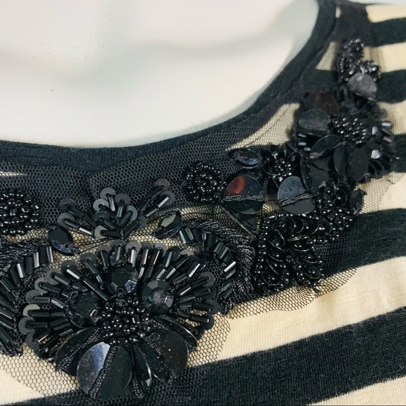 COPY - Ann Taylor Loft striped short sleeve shirt w/ beaded bib floral appliqué… - Picture 4 of 15